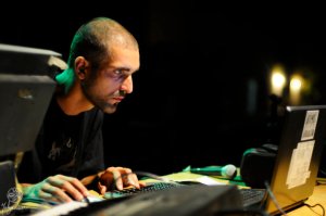 IQBIT_100LIVE_DARB1718